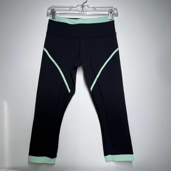 Lululemon Tight Fit Crop 6 Black Mint NWOT - Picture 9 of 13